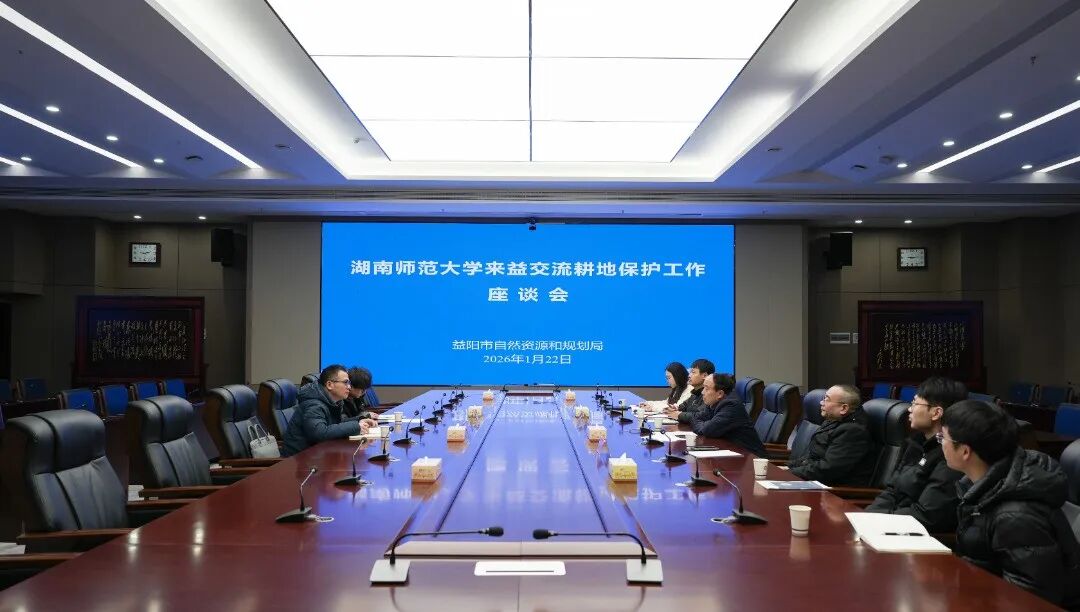 ��У������ı�ĸ���ƪ��������ʦ����ѧ���潻�������û��ĸ﹤������